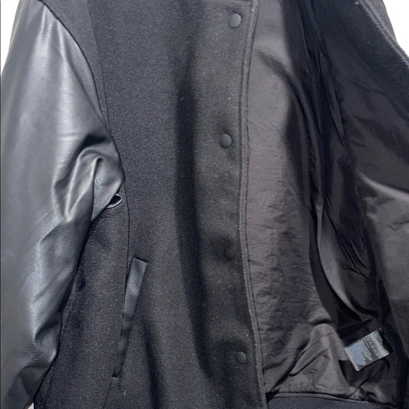 Divided Black Bomber Jacket with P/U Sleeves - Picture 5 of 6